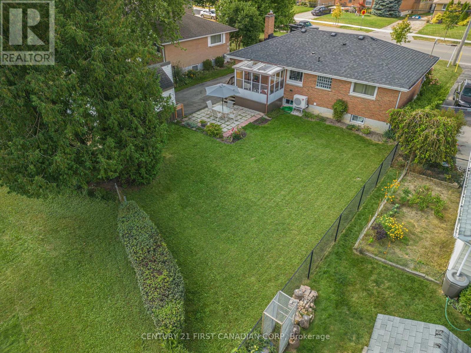 Photo 39 of 50 for 460 Beachwood Avenue
