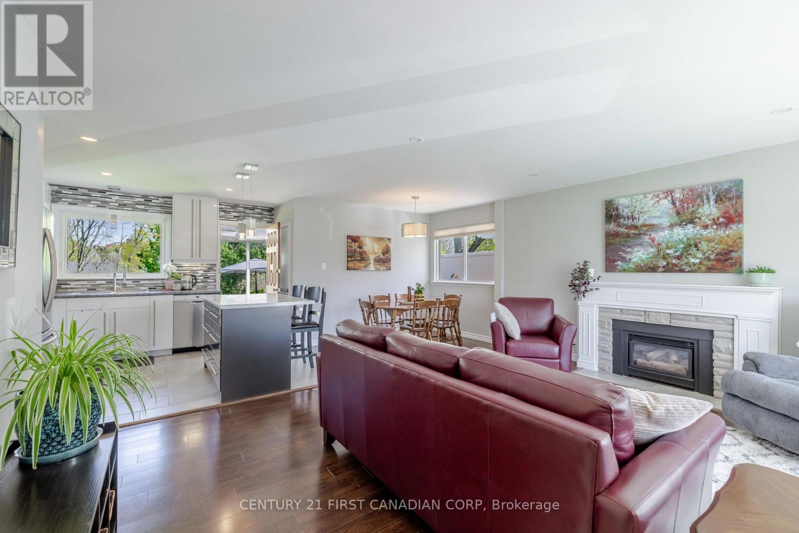 Photo 5 of 50 for 460 Beachwood Avenue