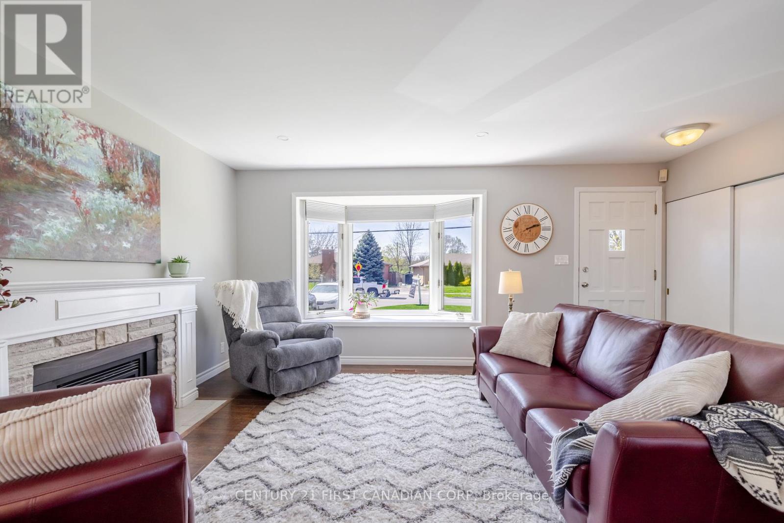Photo 8 of 50 for 460 Beachwood Avenue