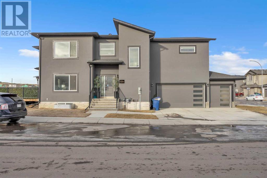 97 Baysprings Gardens Sw, Airdrie, Alberta  T4B 5C6 - Photo 2 - A2193543