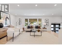 45 HILL DRIVE, Aurora, Ontario