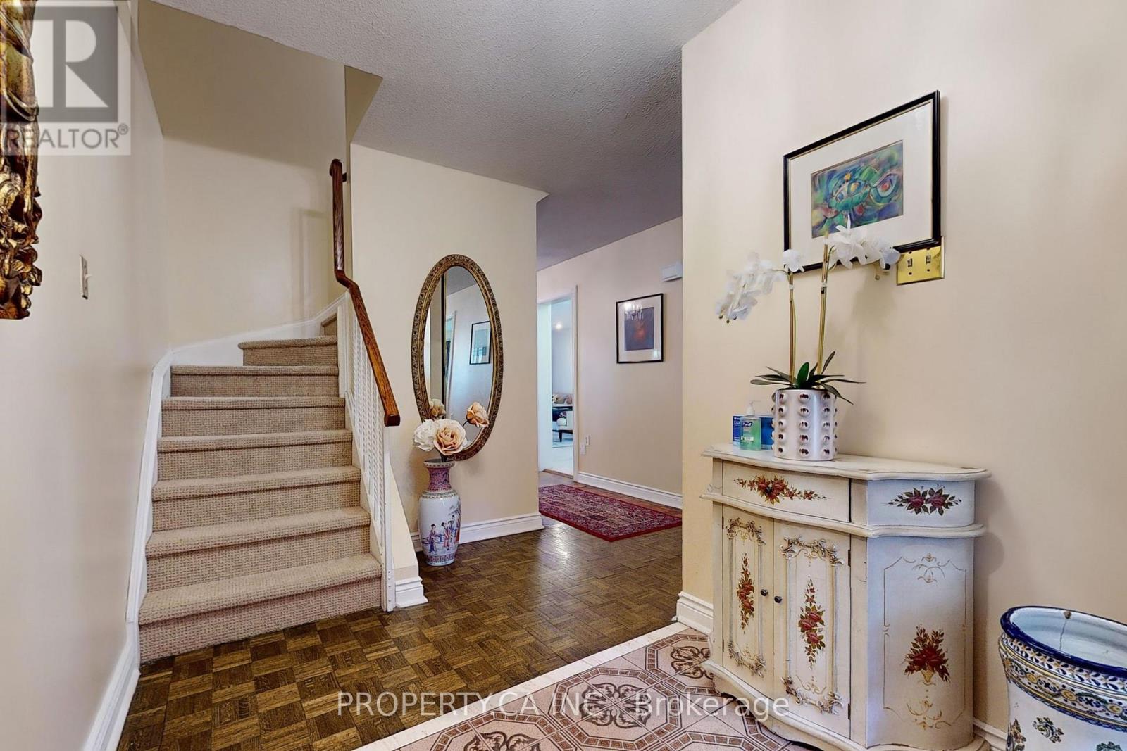 Property at 109 LISA CRESCENT image 3