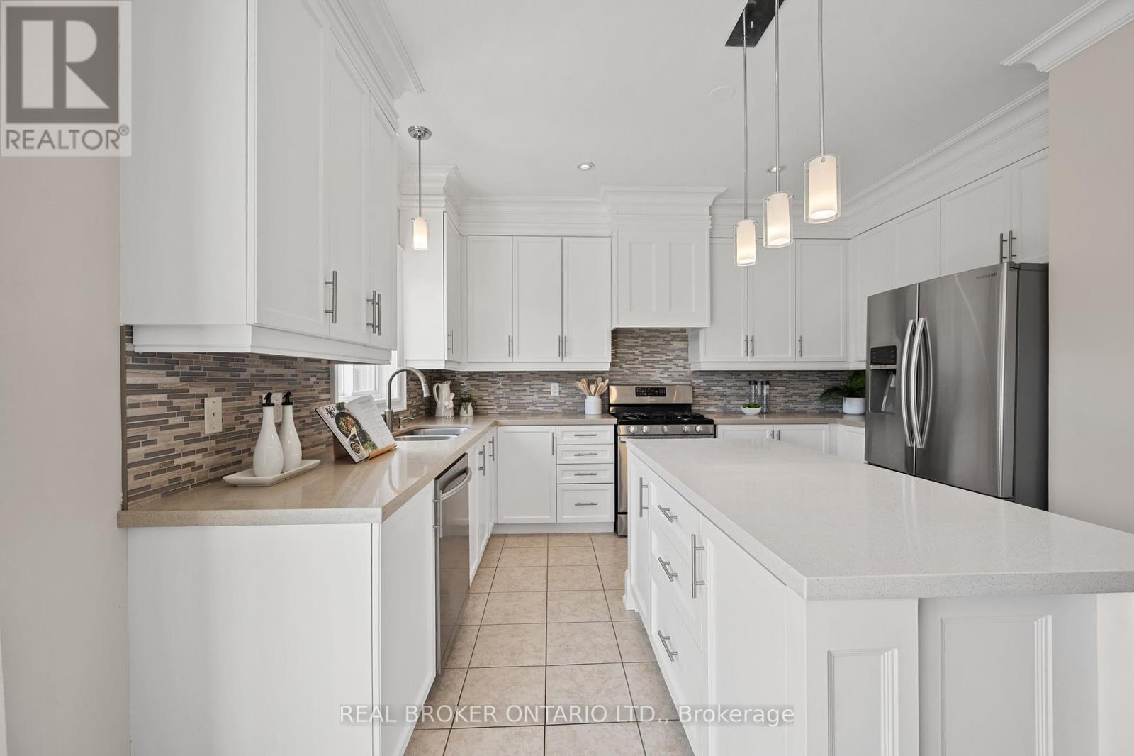 1399 Kellough Street, Innisfil, Ontario  L9S 0H7 - Photo 10 - N12166211