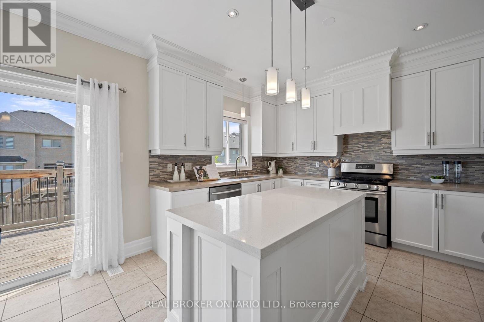1399 Kellough Street, Innisfil, Ontario  L9S 0H7 - Photo 11 - N12166211
