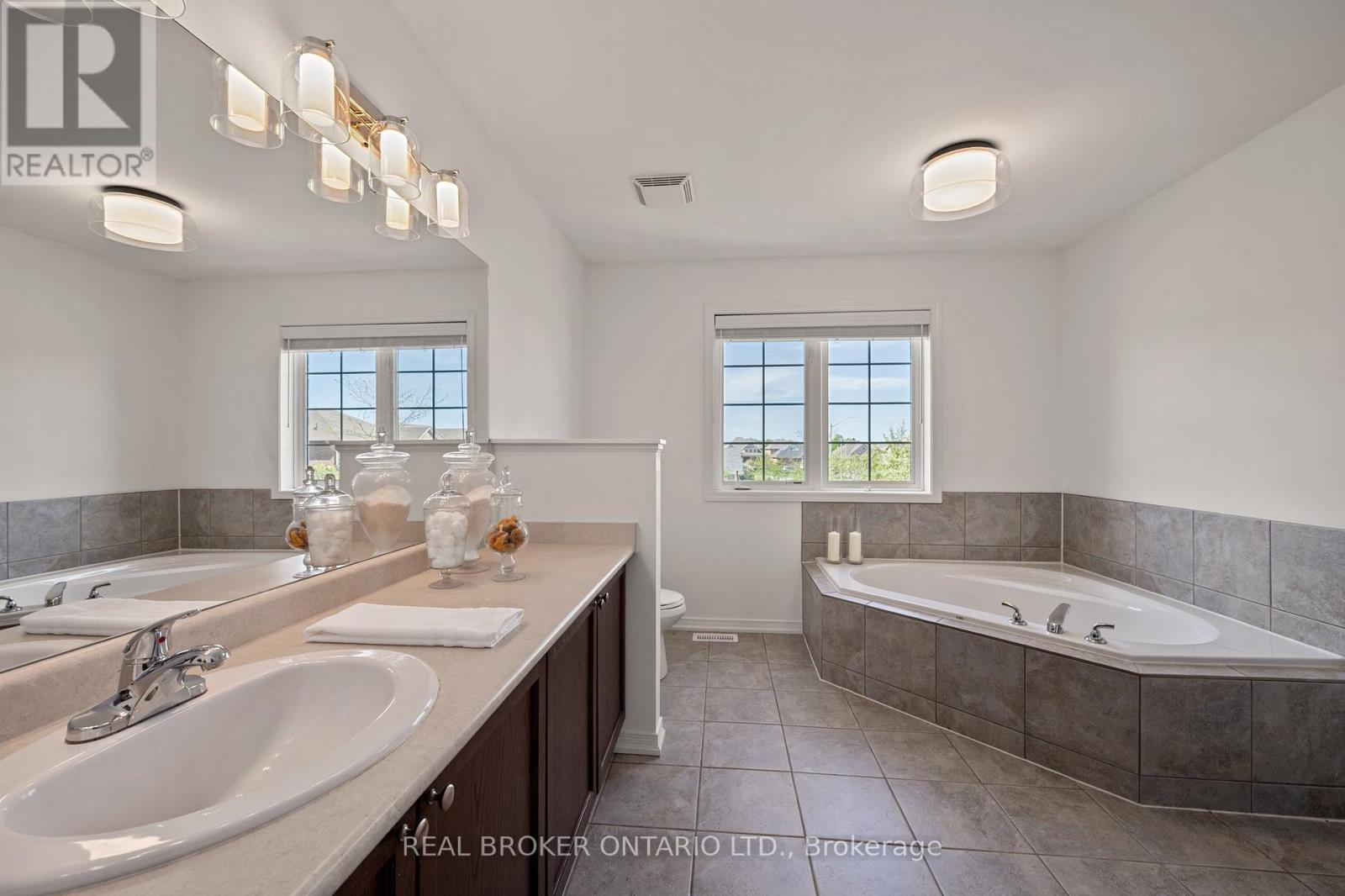 1399 Kellough Street, Innisfil, Ontario  L9S 0H7 - Photo 24 - N12166211