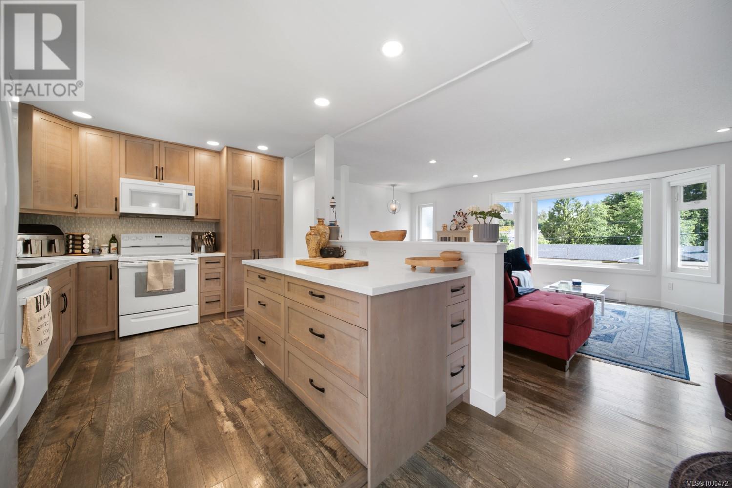 Property at 4538 Woodwinds Cres image 3