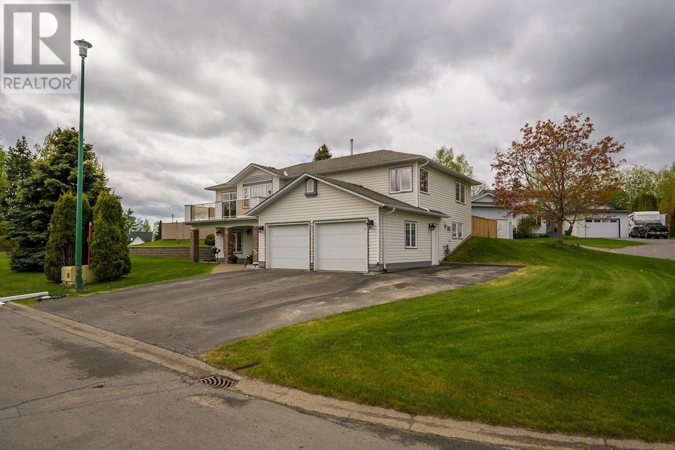 Property at 6037 TEICHMAN CRESCENT image 2