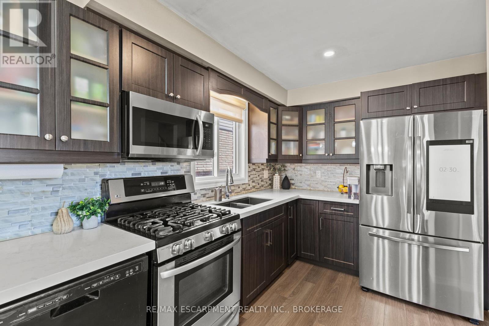 64 Athenia Drive, Hamilton, Ontario  L8J 1S7 - Photo 10 - X12166391