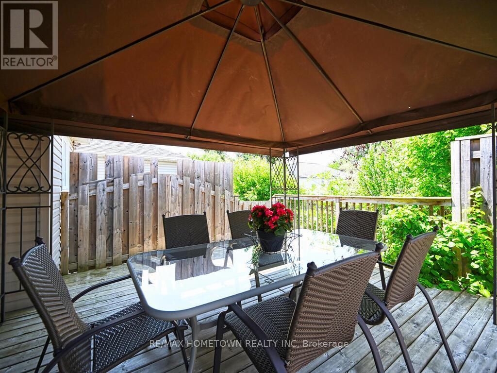 Property at 16 REGENCY PLACE image 3