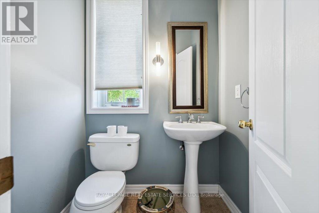 1405 Craigleith Road, Oakville, Ontario  L6H 0A7 - Photo 11 - W12166125