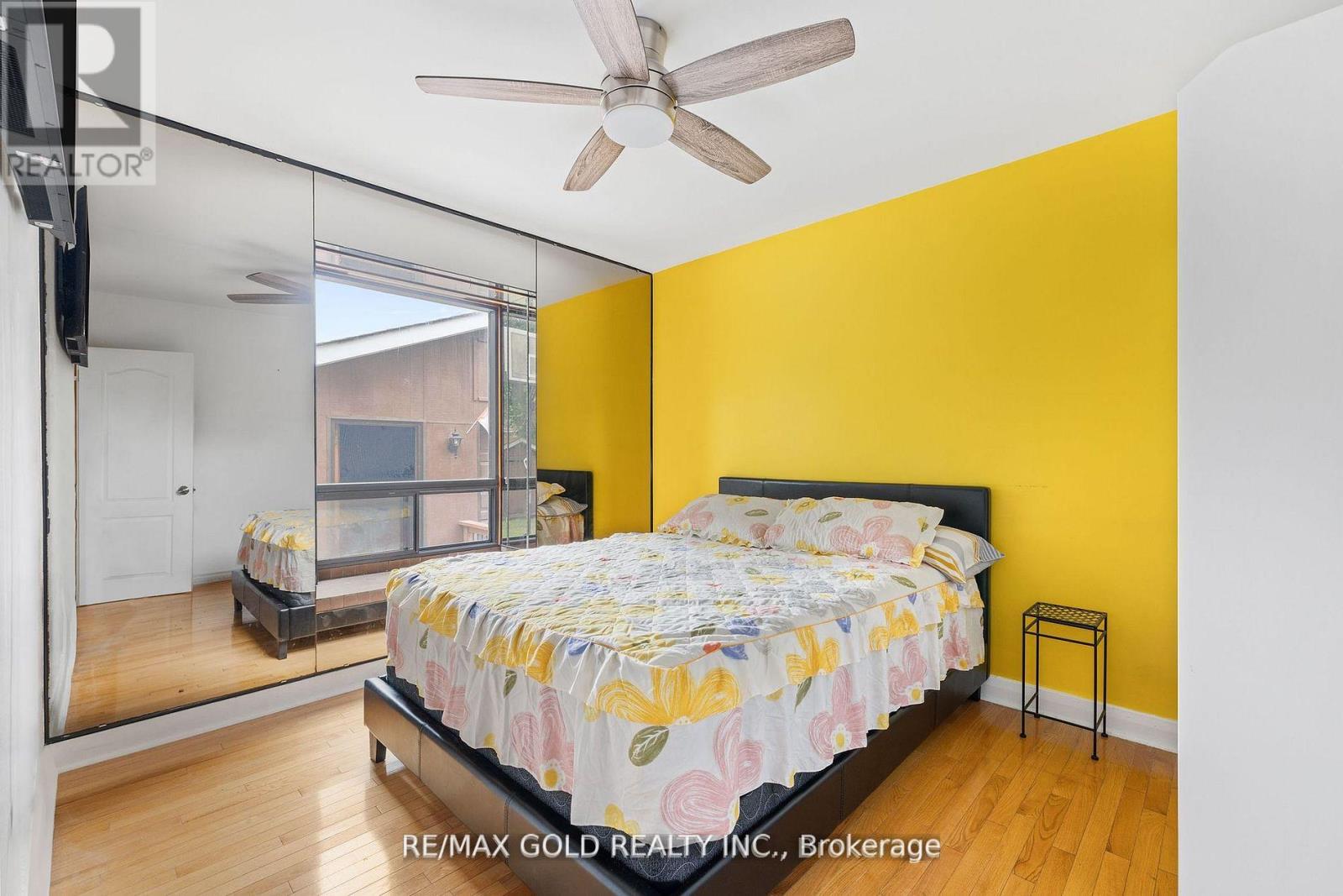 20 Hatfield Crescent, Toronto (Elms-Old Rexdale), Ontario  M9W 3R8 - Photo 12 - W12166156
