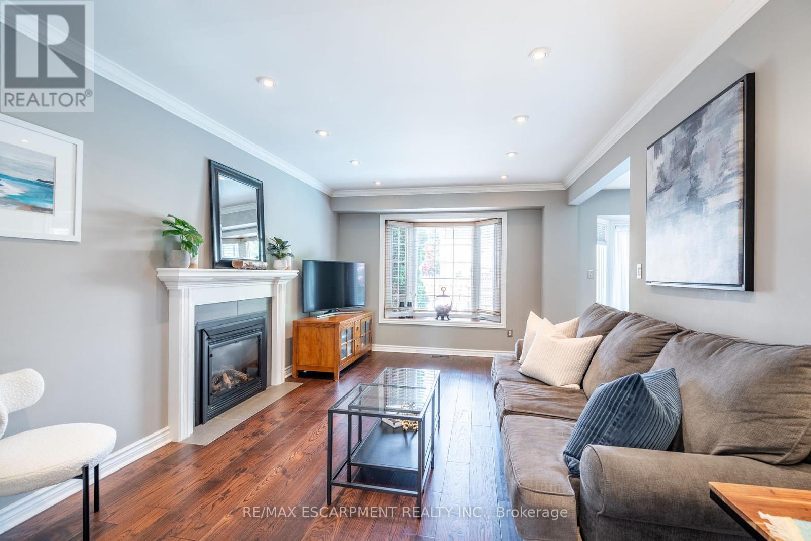 2431 Baxter Crescent, Burlington, Ontario  L7M 4A1 - Photo 11 - W12166213