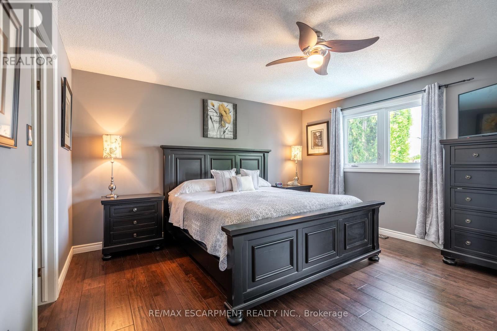 2431 Baxter Crescent, Burlington, Ontario  L7M 4A1 - Photo 16 - W12166213