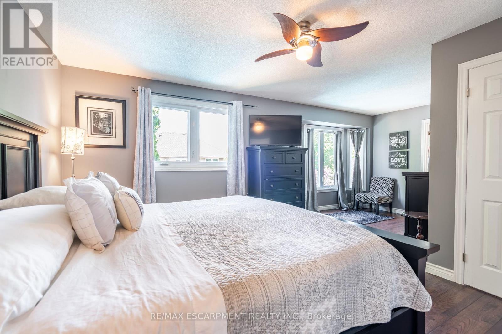 2431 Baxter Crescent, Burlington, Ontario  L7M 4A1 - Photo 17 - W12166213
