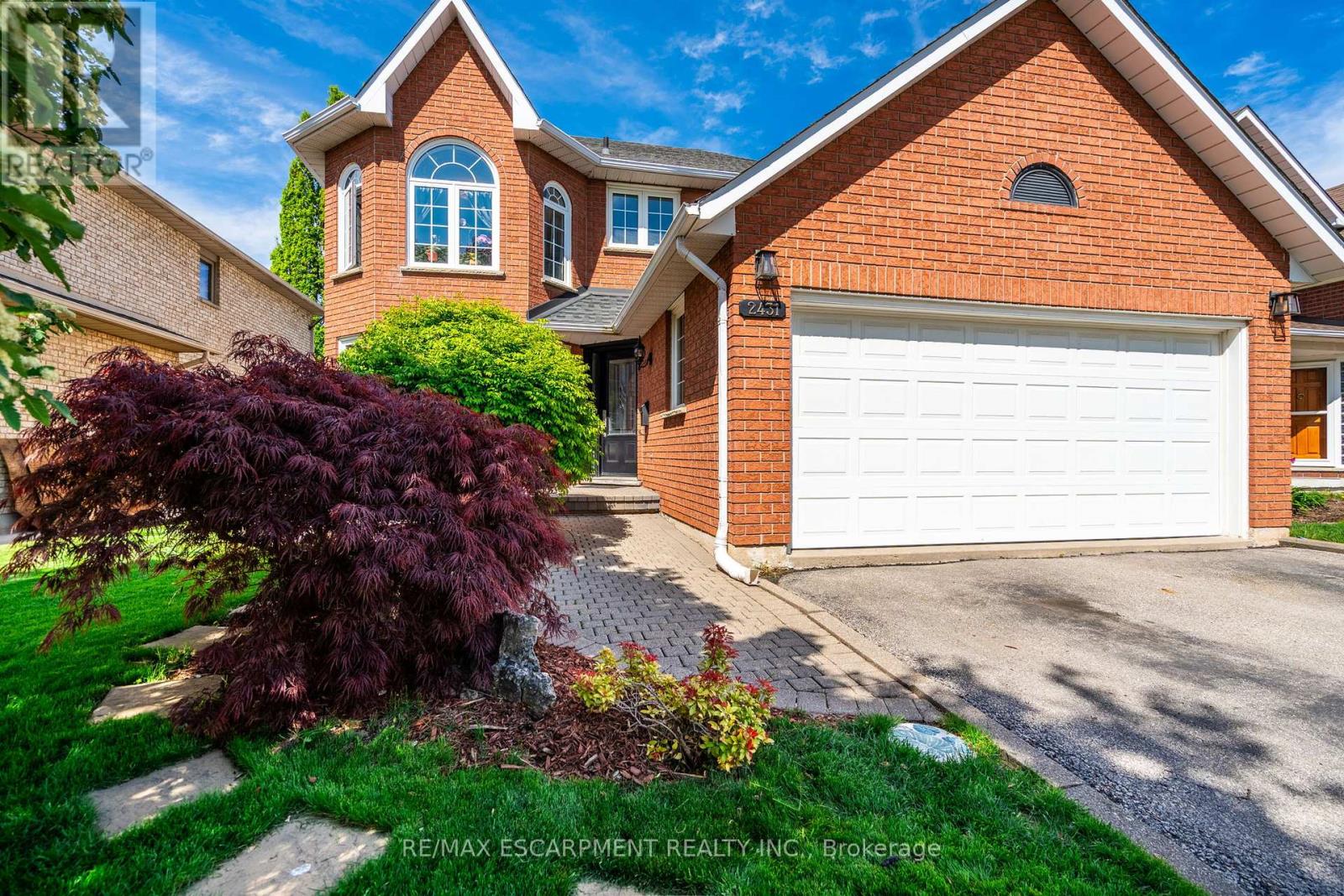 2431 Baxter Crescent, Burlington, Ontario  L7M 4A1 - Photo 2 - W12166213