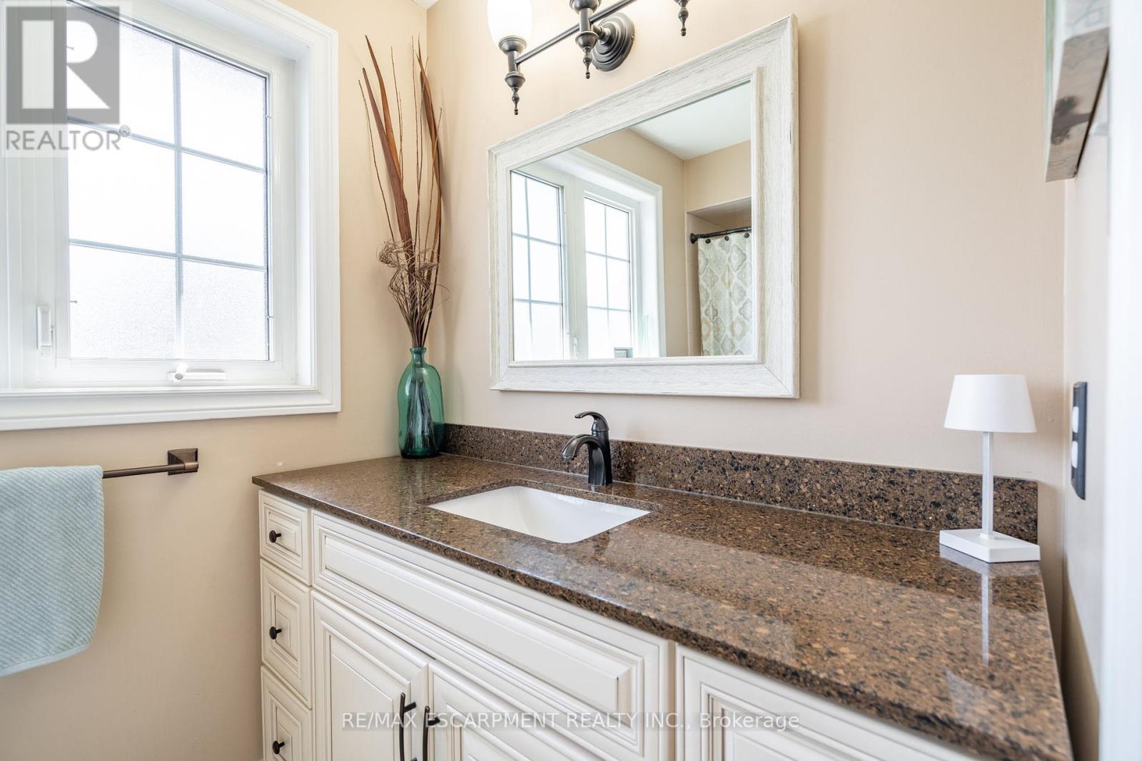 2431 Baxter Crescent, Burlington (Headon), Ontario  L7M 4A1 - Photo 23 - W12166213