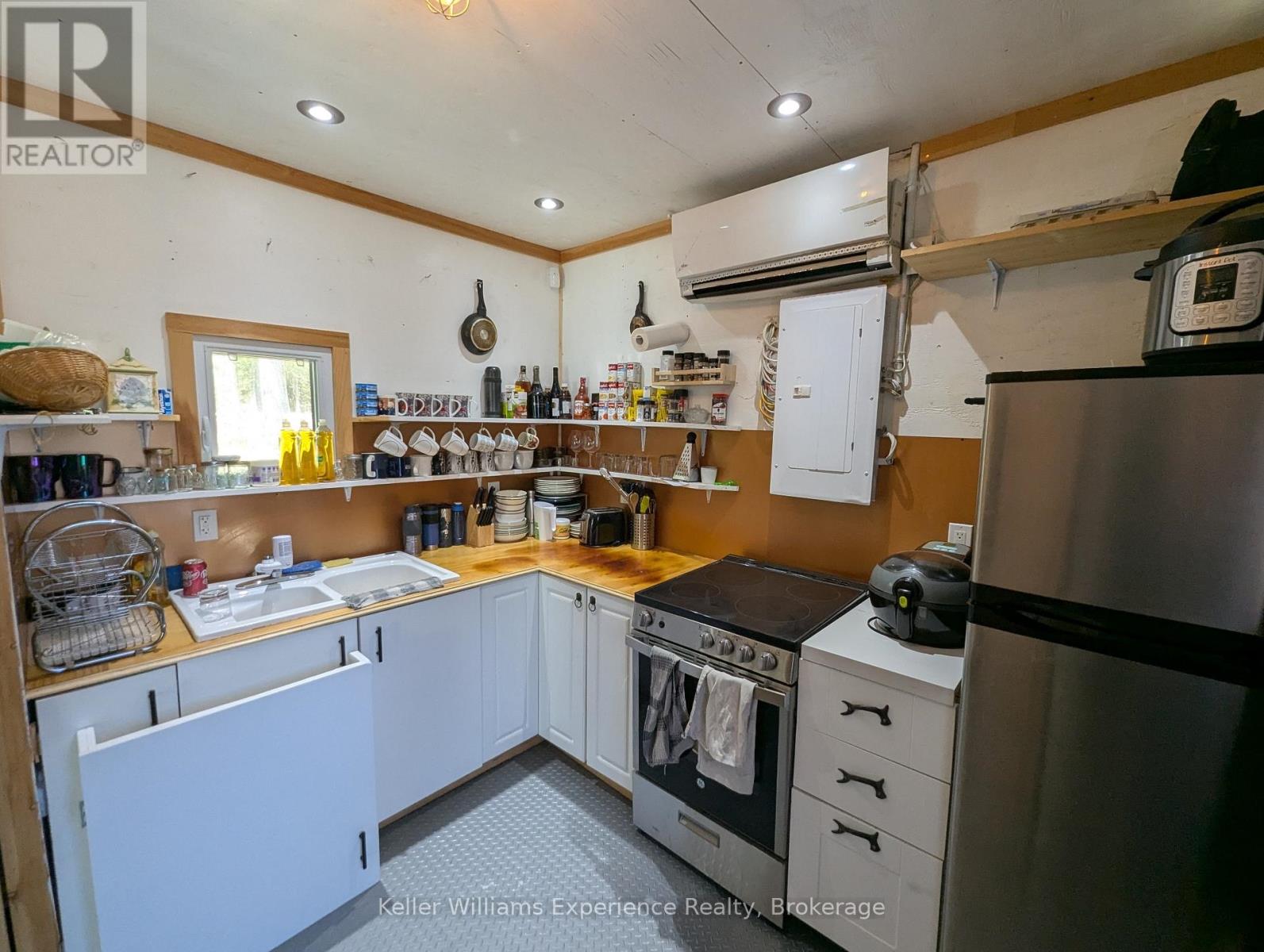 102 Old School House Road, Huntsville, Ontario  P1H 2J4 - Photo 8 - X12166312