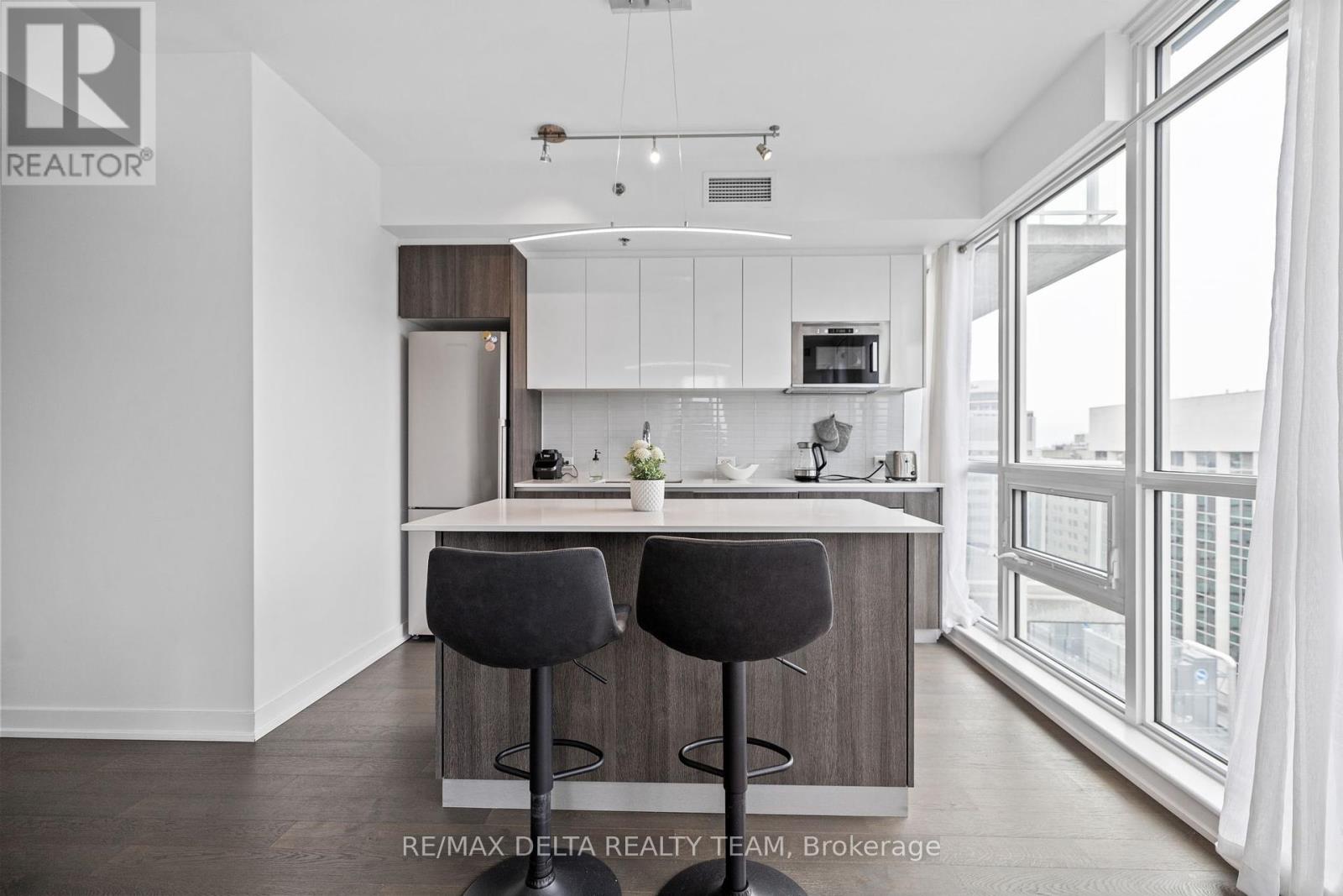 2017 - 199 Slater Street, Ottawa, Ontario  K1P 0C8 - Photo 7 - X12166316