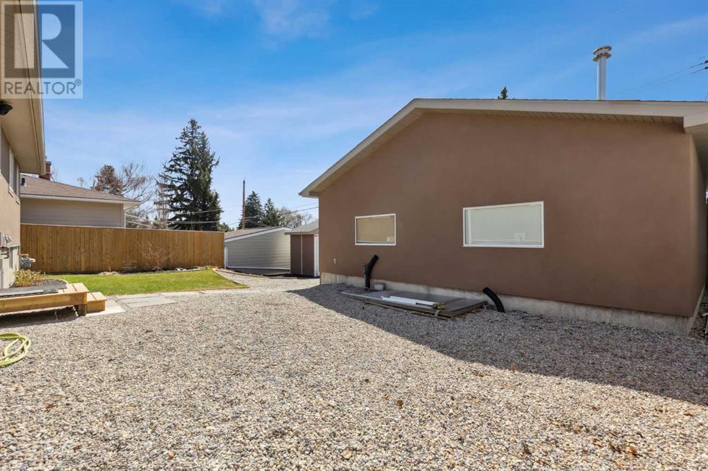 139 Cornwallis Drive Nw, Calgary, Alberta  T2K 1V3 - Photo 36 - A2215175