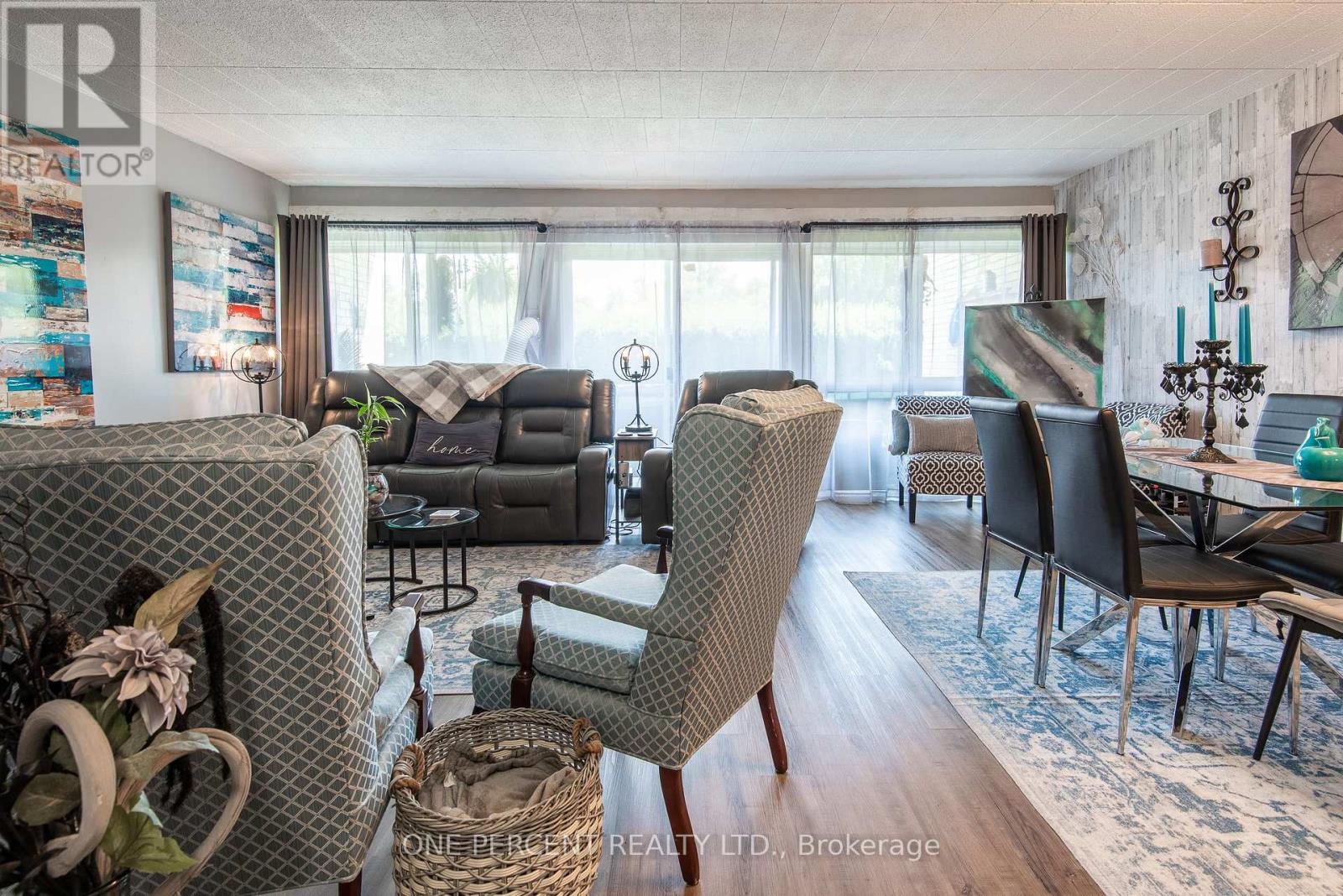 Property at 103 - 105 CONROY CRESCENT image 5