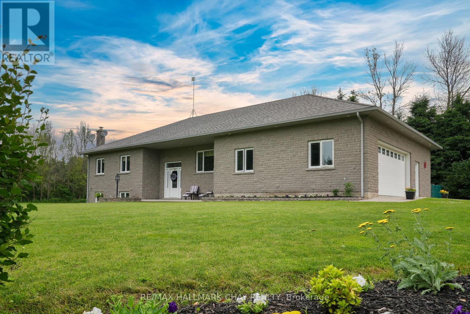 13895 County Rd 27, Springwater, Ontario  L0L 2K0 - Photo 2 - S11913031