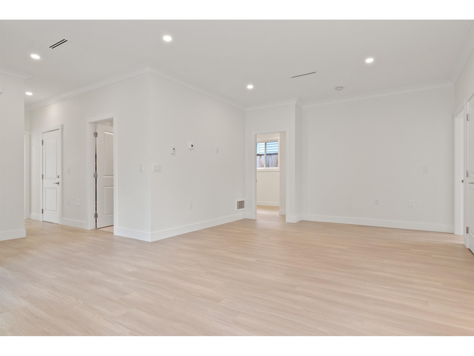 Property at 48 20118 BEACON ROAD image 4