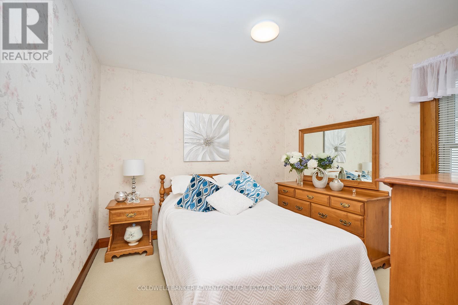 364 Sugarloaf Street, Port Colborne, Ontario  L3K 2P3 - Photo 14 - X12164527