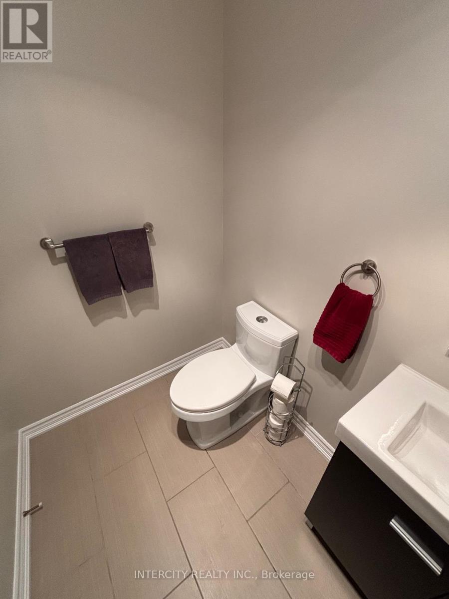 109 Chateau Drive, Vaughan, Ontario  L4H 3B3 - Photo 6 - N12165029