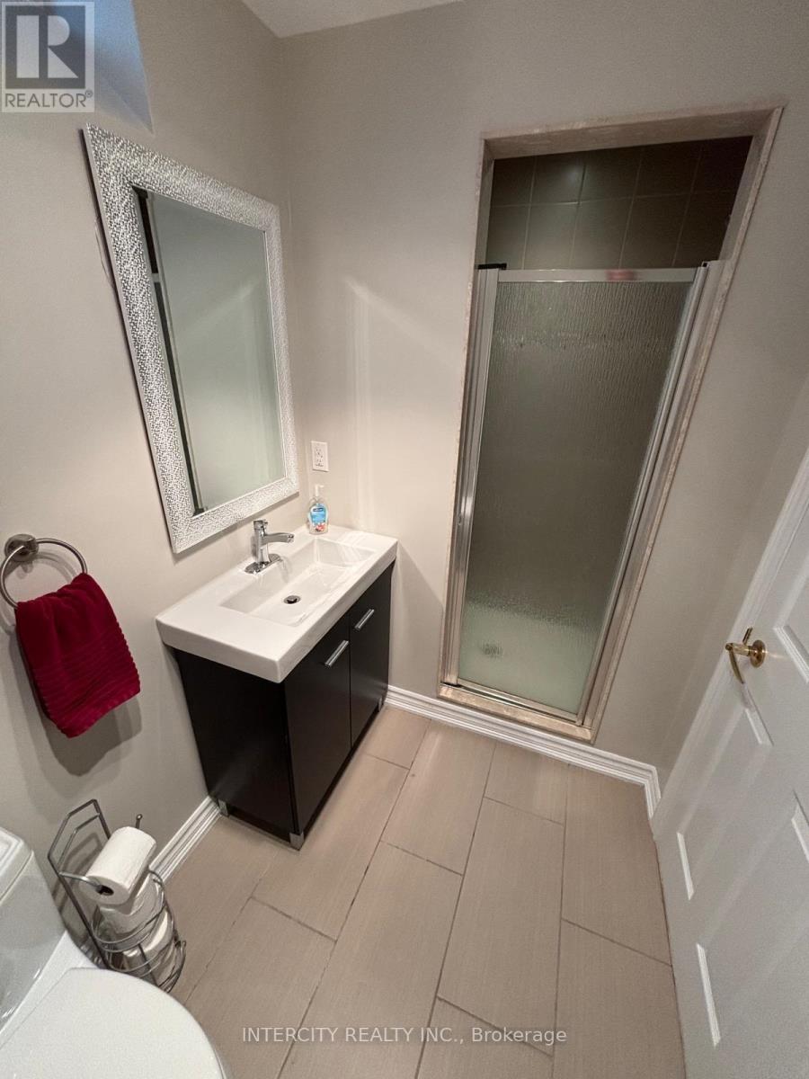 109 Chateau Drive, Vaughan, Ontario  L4H 3B3 - Photo 7 - N12165029