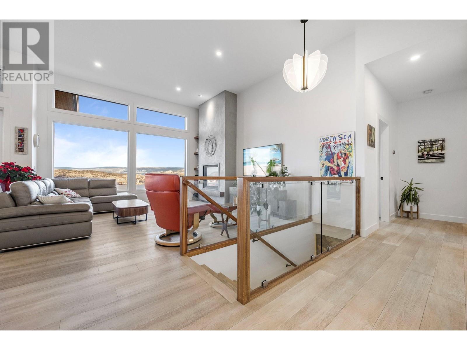 Property at 1821 Diamond View Drive image 3