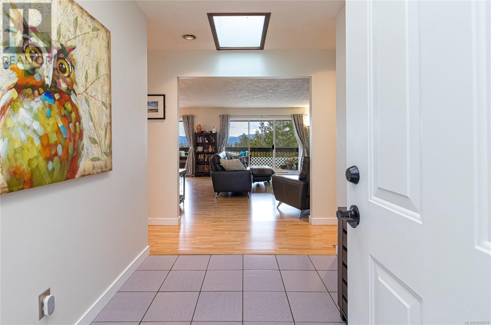Property at 1526 Winslow Dr image 5