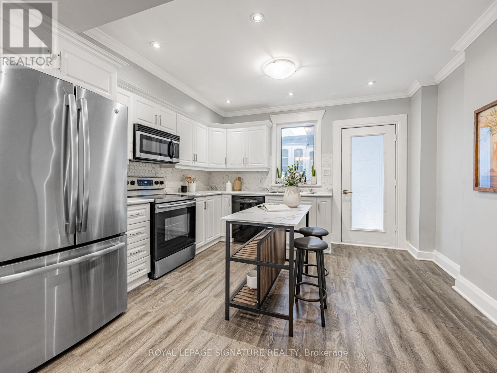 88 Cloverlawn Avenue, Toronto, Ontario  M6E 1H7 - Photo 11 - C12166366