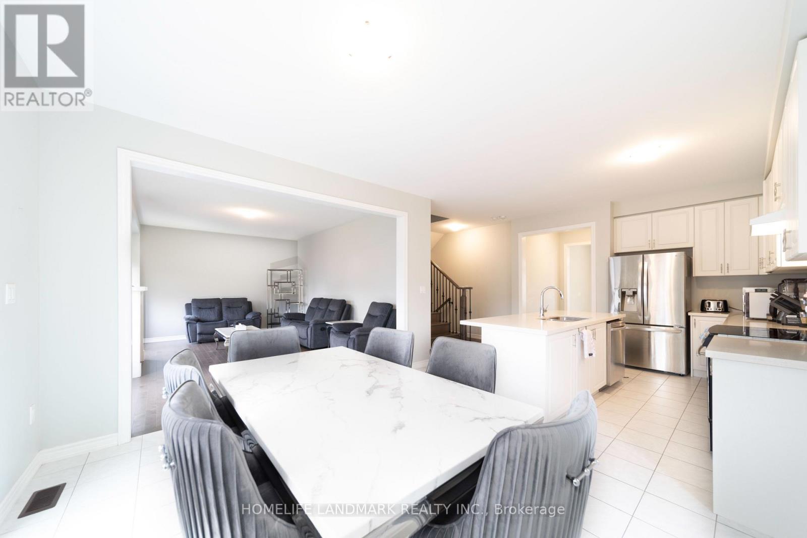 224 Danny Wheeler Boulevard, Georgina, Ontario  L4P 0J8 - Photo 13 - N12144735