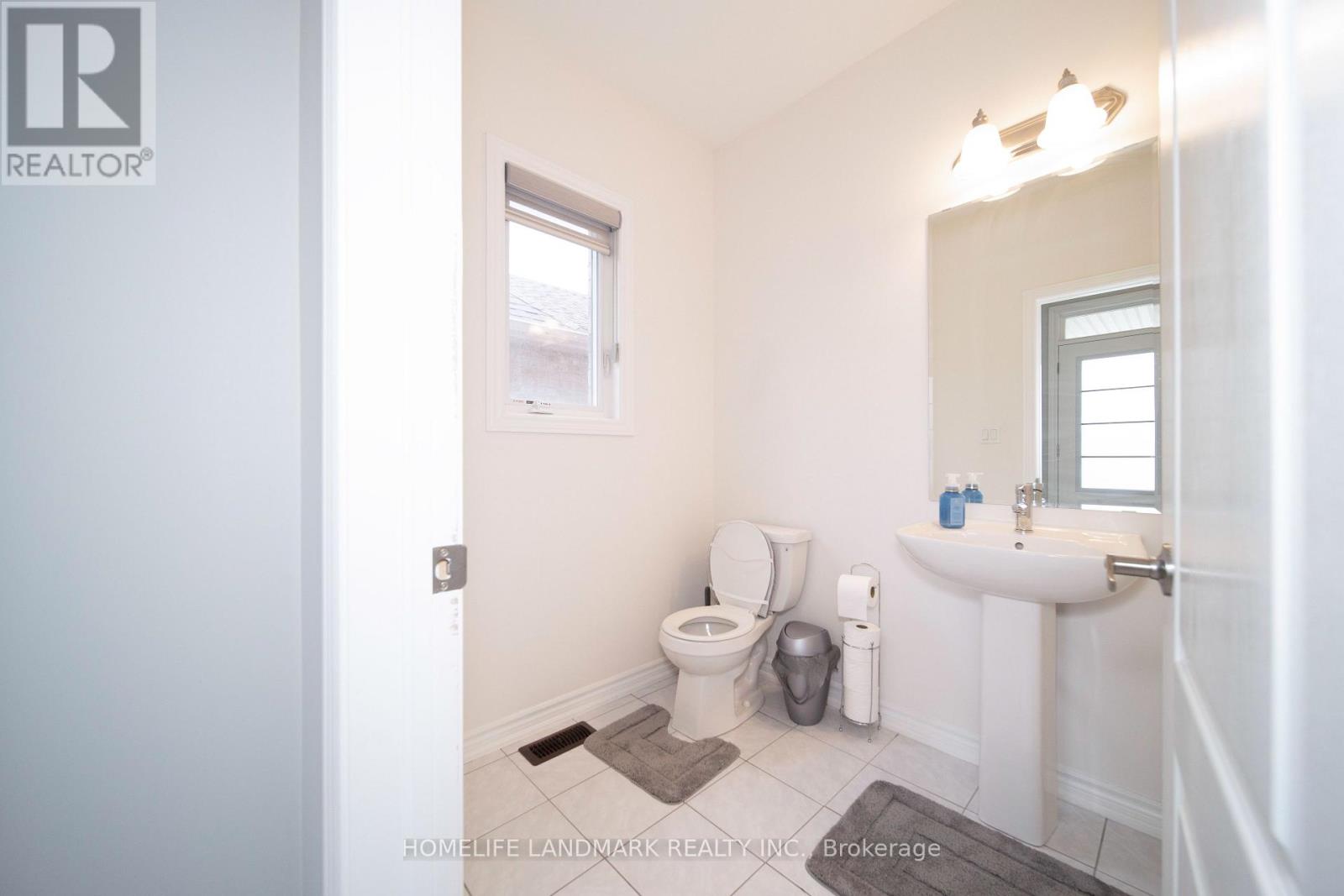 224 Danny Wheeler Boulevard, Georgina, Ontario  L4P 0J8 - Photo 23 - N12144735