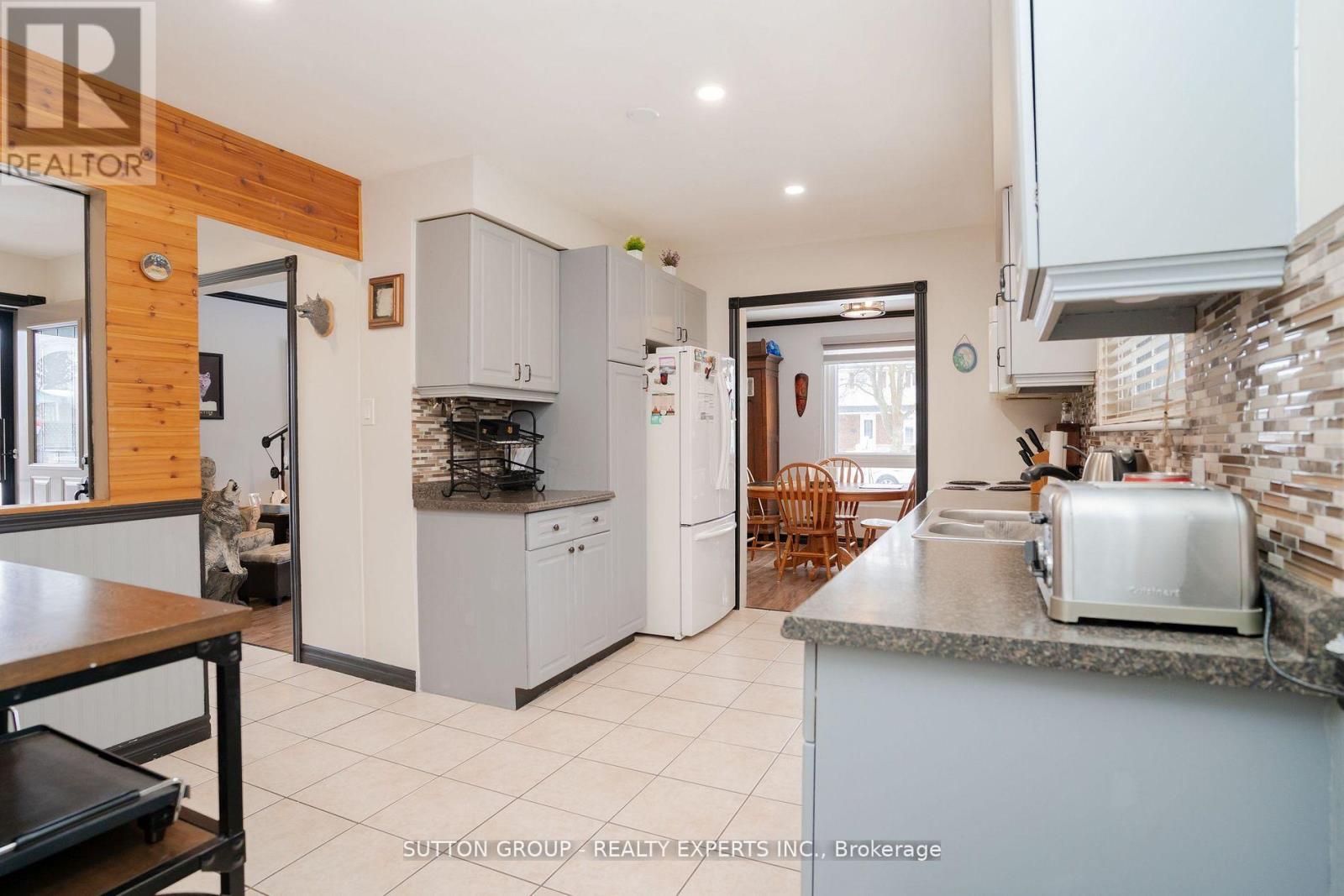202 Archdekin Drive, Brampton, Ontario  L6V 1Z1 - Photo 16 - W12099784
