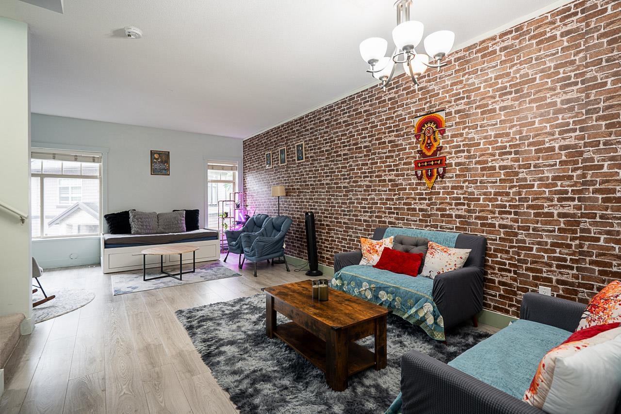 Property at 7 2950 LEFEUVRE ROAD image 3