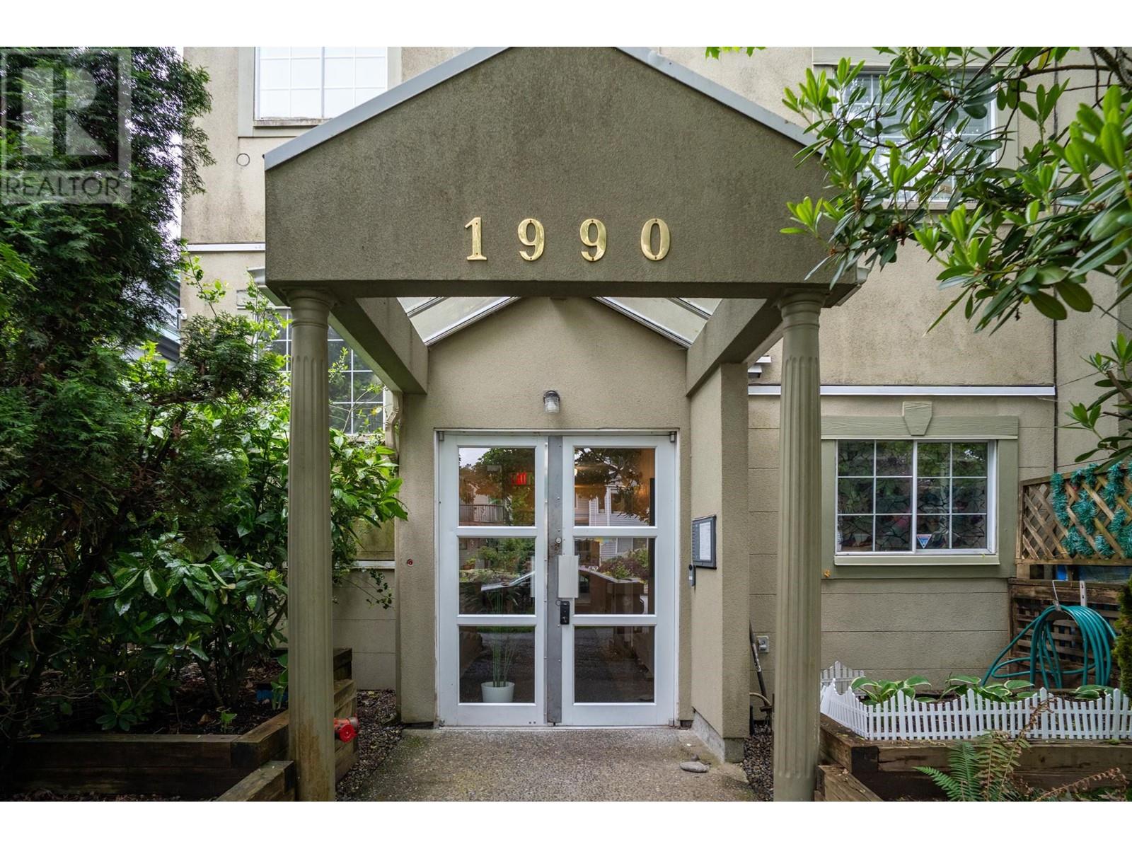 303 1990 COQUITLAM AVENUE, Port Coquitlam, British Columbia