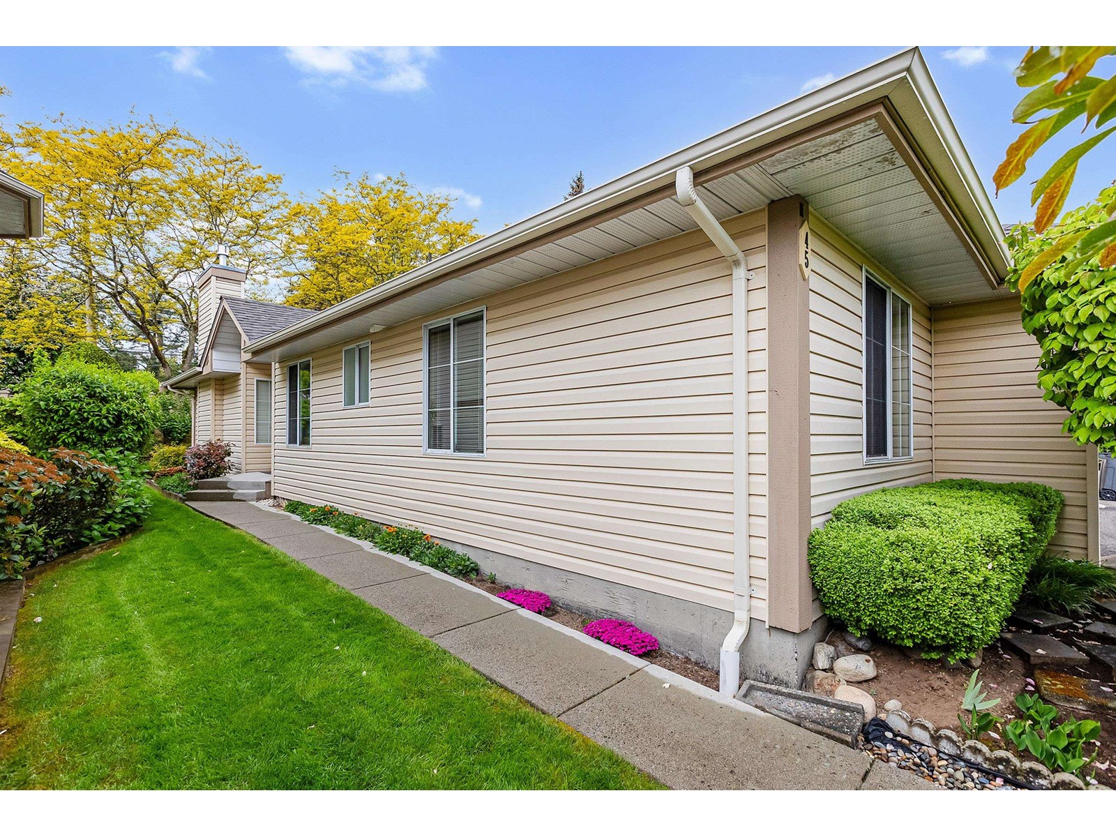 45 6140 192 Street, Surrey, British Columbia  V3S 7V7 - Photo 2 - R3004939