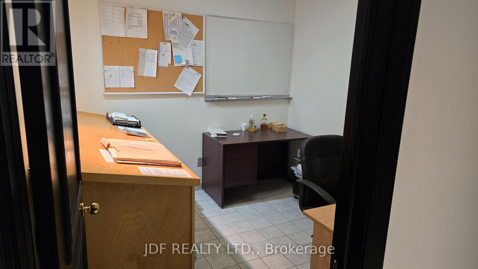 15 - 665 Millway Avenue, Vaughan, Ontario  L4K 3T8 - Photo 5 - N12166278