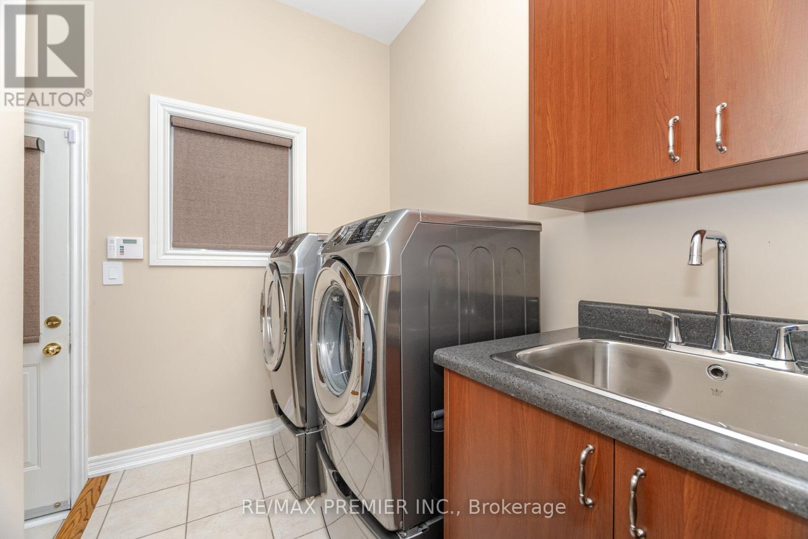 1 Crown Crescent, Vaughan, Ontario  L4H 1S5 - Photo 17 - N12166393