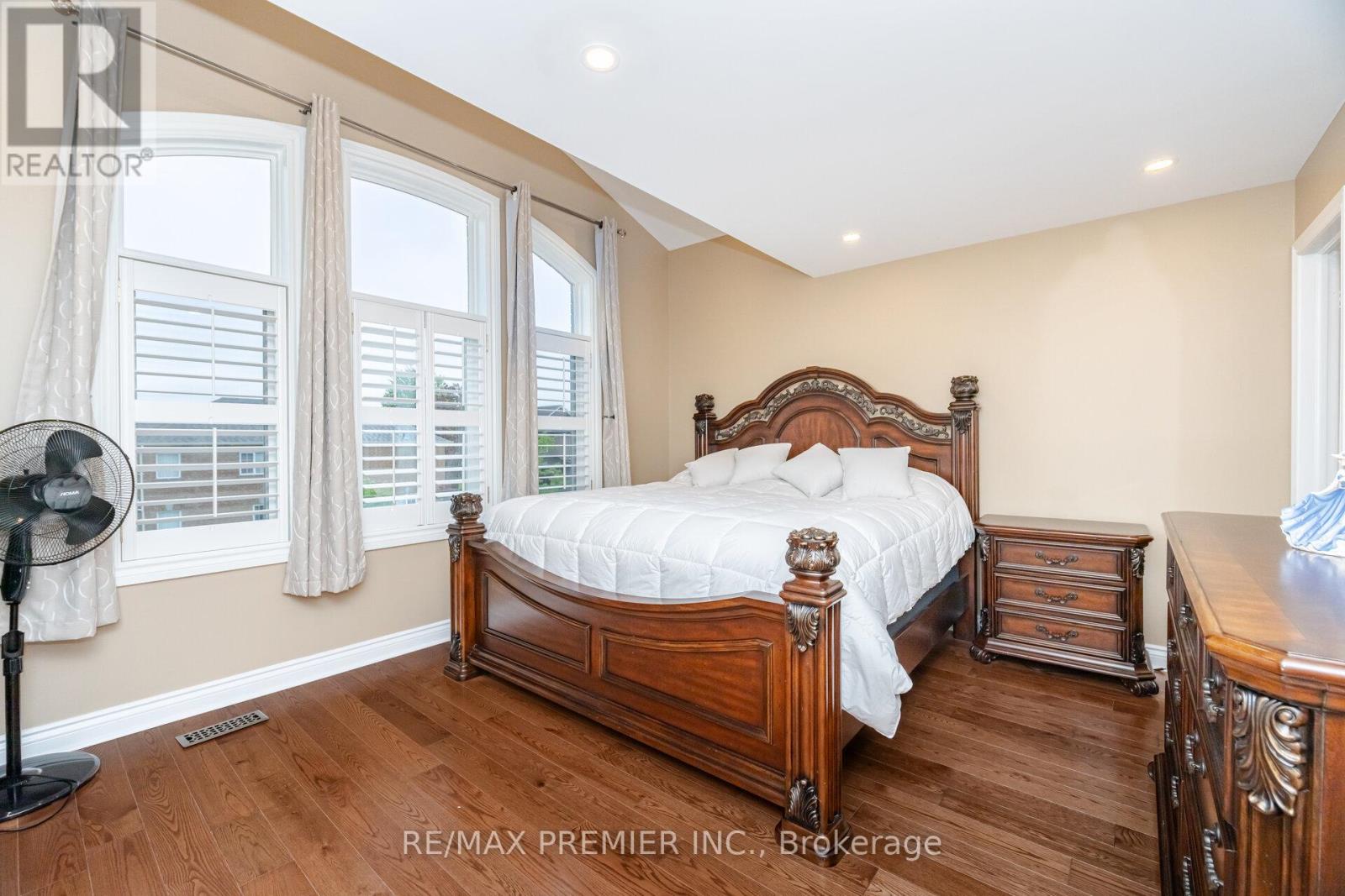 1 Crown Crescent, Vaughan, Ontario  L4H 1S5 - Photo 21 - N12166393