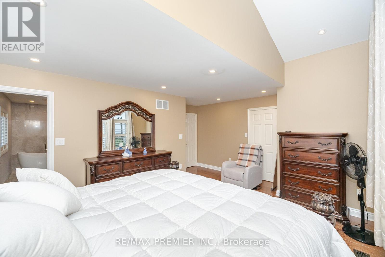 1 Crown Crescent, Vaughan, Ontario  L4H 1S5 - Photo 22 - N12166393
