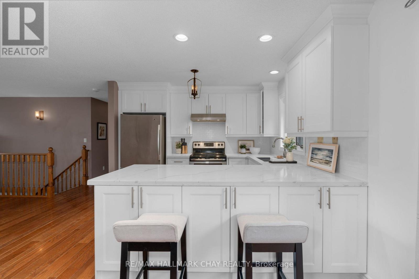 209 Dominion Drive, Clearview, Ontario  L0M 1S0 - Photo 15 - S12166229