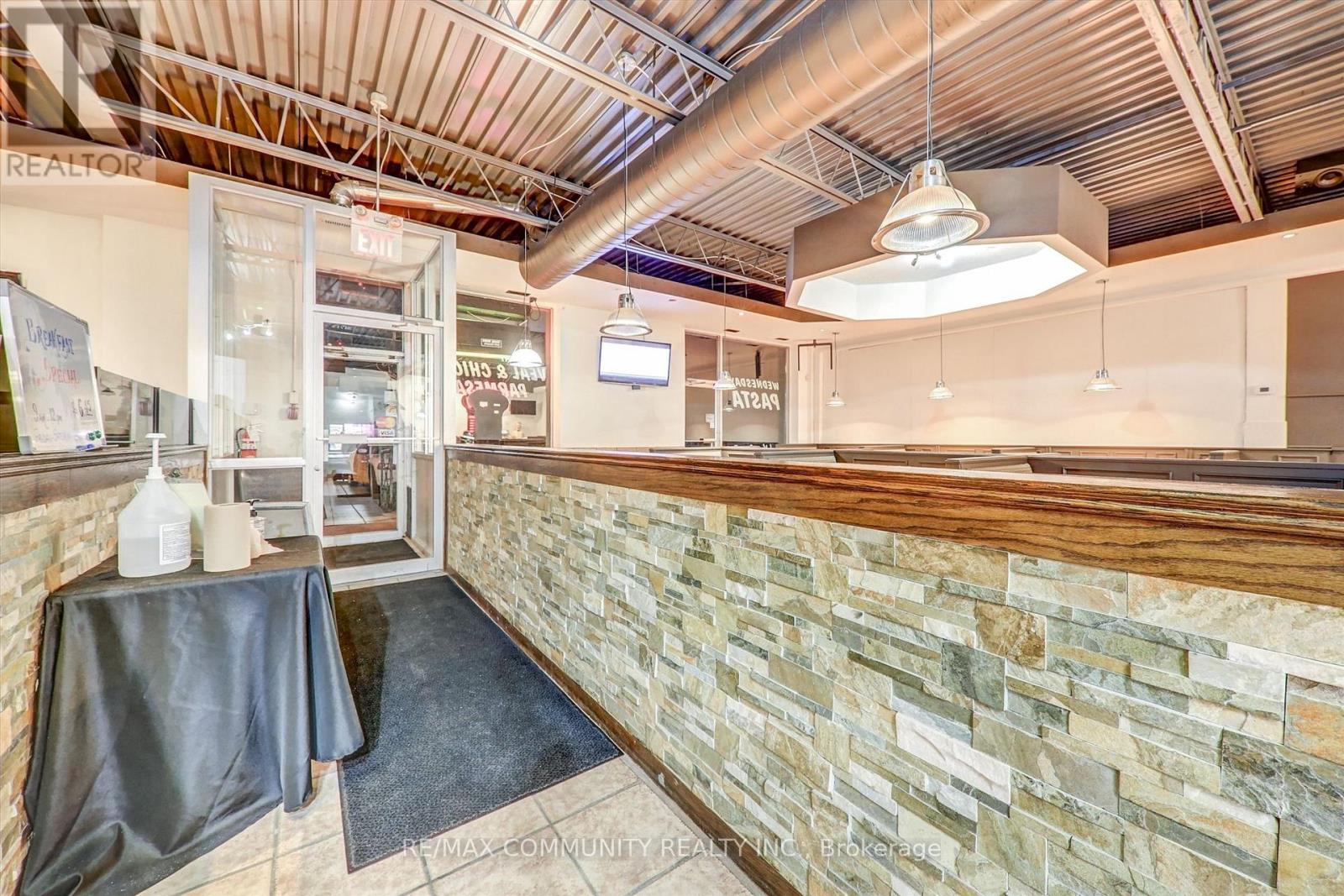 545 Talbot Street, Tay, Ontario  L0K 1R0 - Photo 4 - S12166270