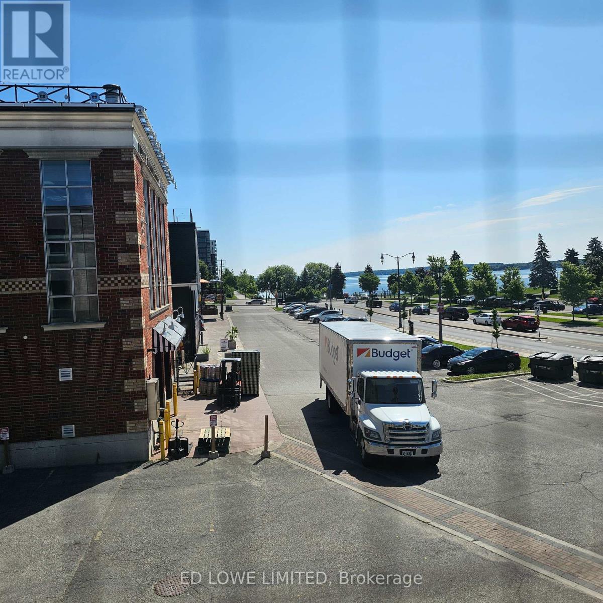 202 - 89 Dunlop Street E, Barrie (City Centre), Ontario  L4M 1A7 - Photo 6 - S12166370