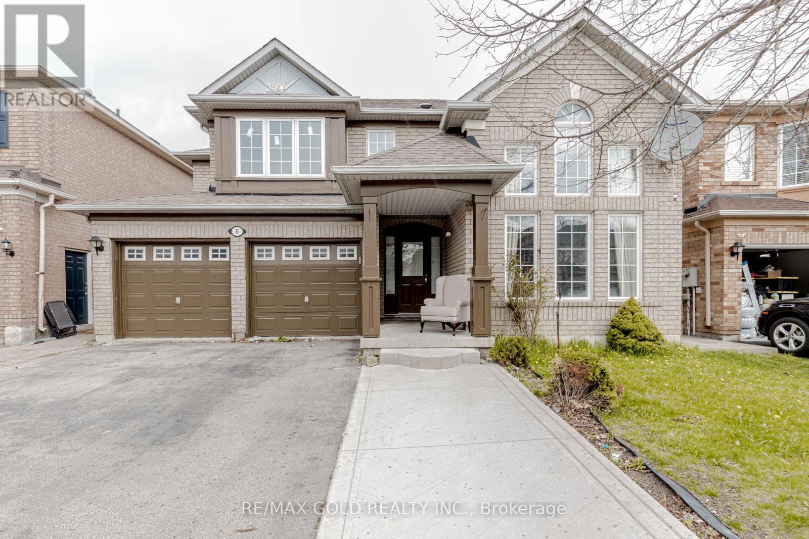 6 Wonder Way, Brampton, Ontario  L6P 1E9 - Photo 1 - W12150733