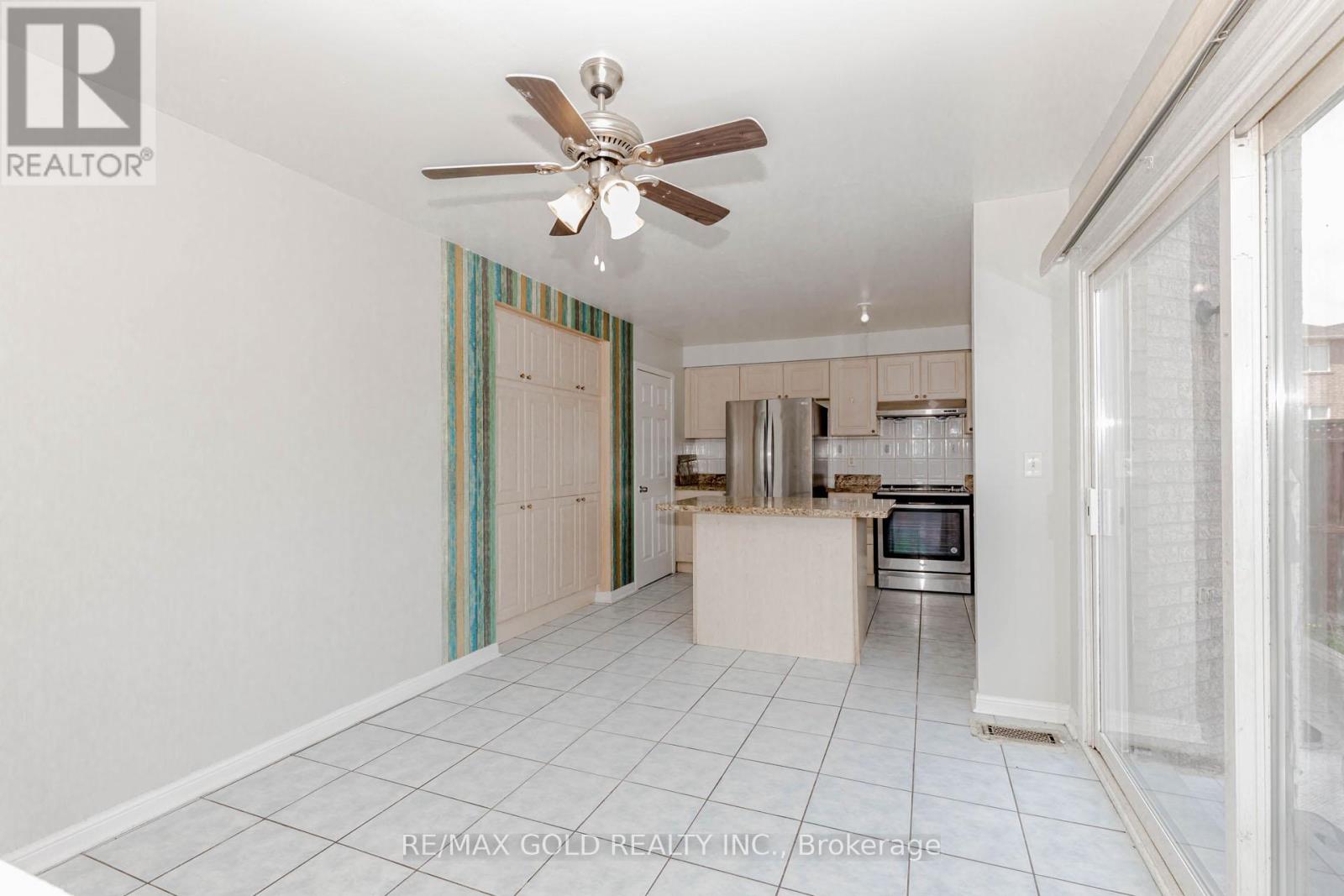 6 Wonder Way, Brampton, Ontario  L6P 1E9 - Photo 10 - W12150733