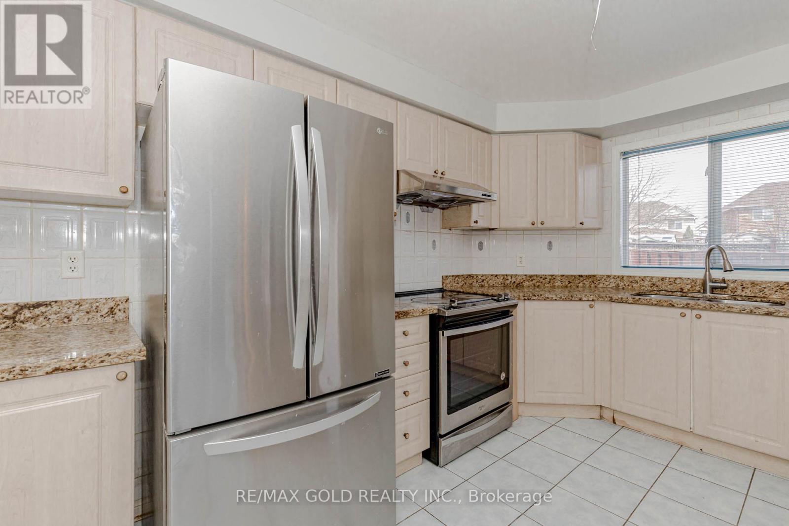 6 Wonder Way, Brampton, Ontario  L6P 1E9 - Photo 14 - W12150733