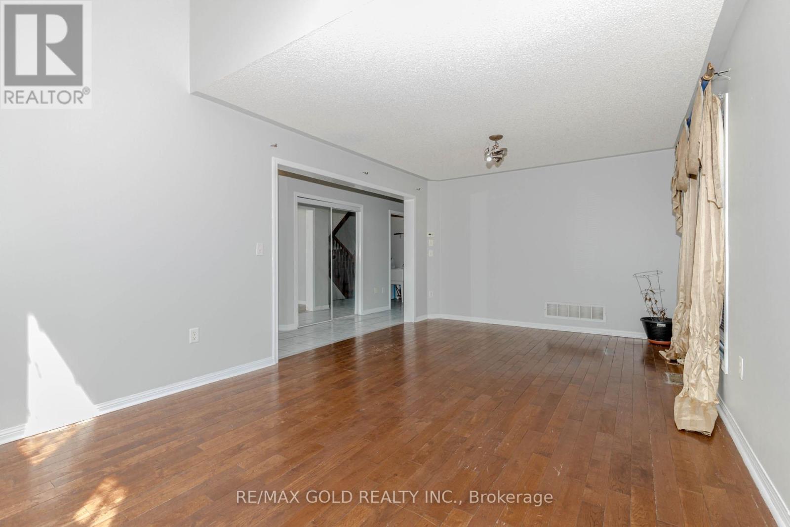 6 Wonder Way, Brampton, Ontario  L6P 1E9 - Photo 6 - W12150733