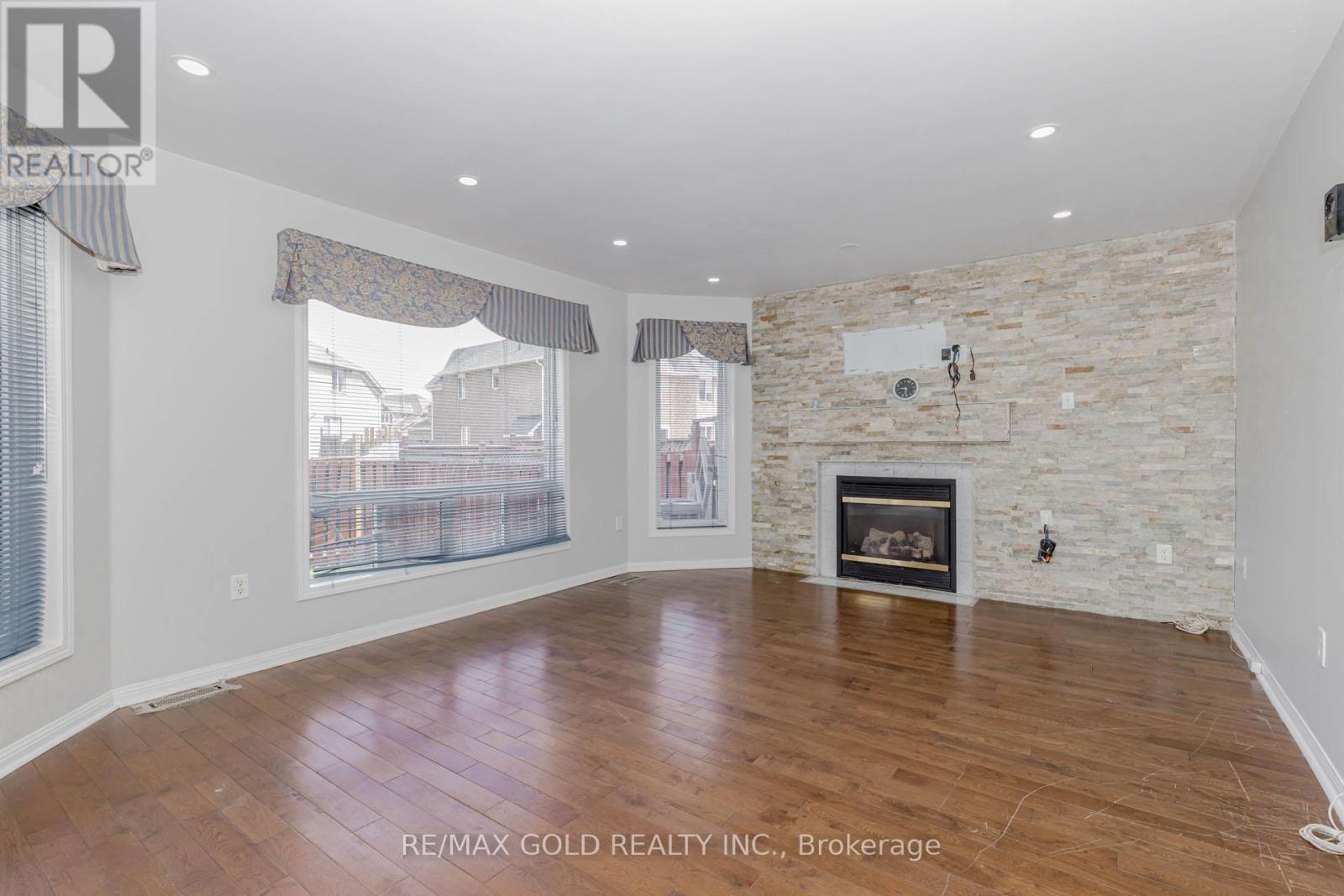 6 Wonder Way, Brampton, Ontario  L6P 1E9 - Photo 8 - W12150733